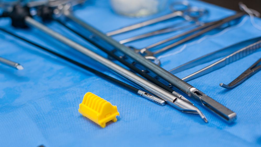 Pacientka v Rumunsku uhořela během operace. Elektrický skalpel vznítil dezinfekci